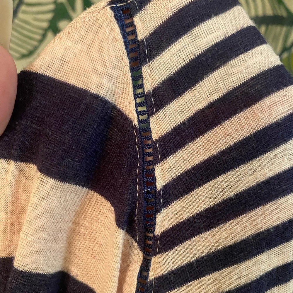 Striped Top〰️ - Picture 3 of 5